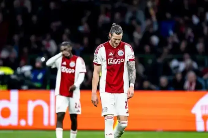 سرمربی آژاکس اخراج شد