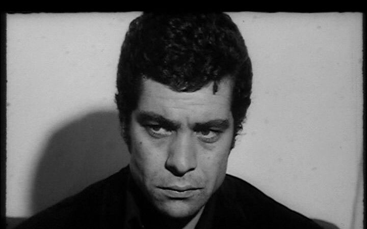 تصویر نادر بهروز وثوقی کنار خودروی خاص دهه ۵۰ که هرگز ندیده‌اید!