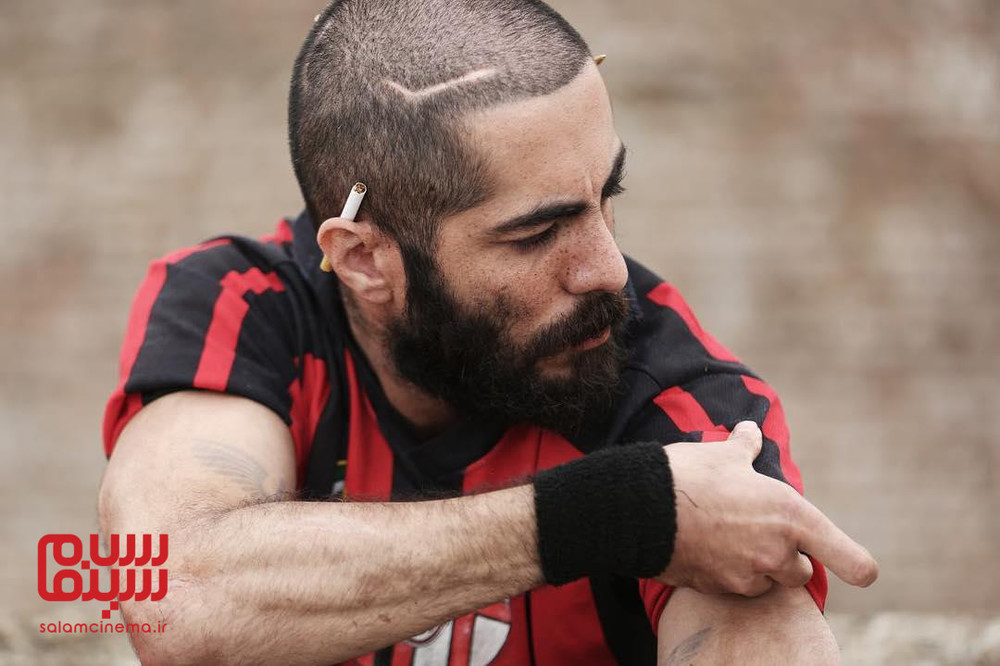 نوید پورفرج با گریم شگفت‌انگیز در فصل دوم «وحشی» هومن سیدی روی صحنه می‌آید