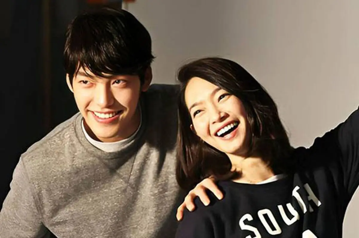 سال ۲۰۲۵ با ازدواج‌های جنجالی سلبریتی‌ها به پایان رسید؛ رازهای عاشقانه‌ای که شبکه‌ها را لرزاند!