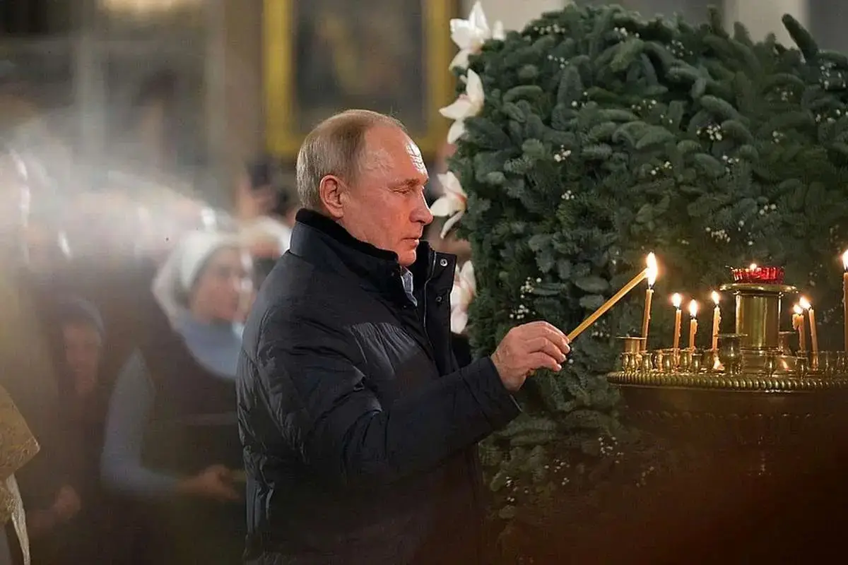 بنزین سوپر وارداتی با نرخ آزاد به خیابان‌های تهران رسید؛ آیا خودروهای لوکس در اولویت‌اند؟