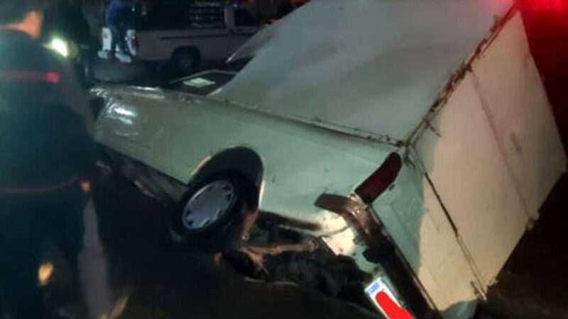 فرونشست زمین در شهرک ولیعصر؛ ۳ خودرو در دام خاک گرفتار شدند!