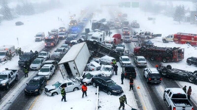تصادف هولناک ۴۵ خودرو در بزرگراه ایندیانا؛ طوفان برفی عامل اصلی حادثه