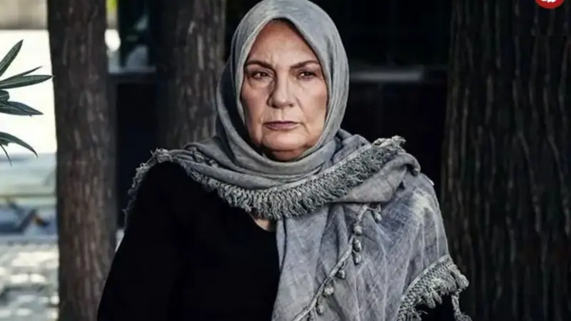 سفر به گذشته با عکس نادر مهتاج نجومی در 20 سالگی سال 1348!