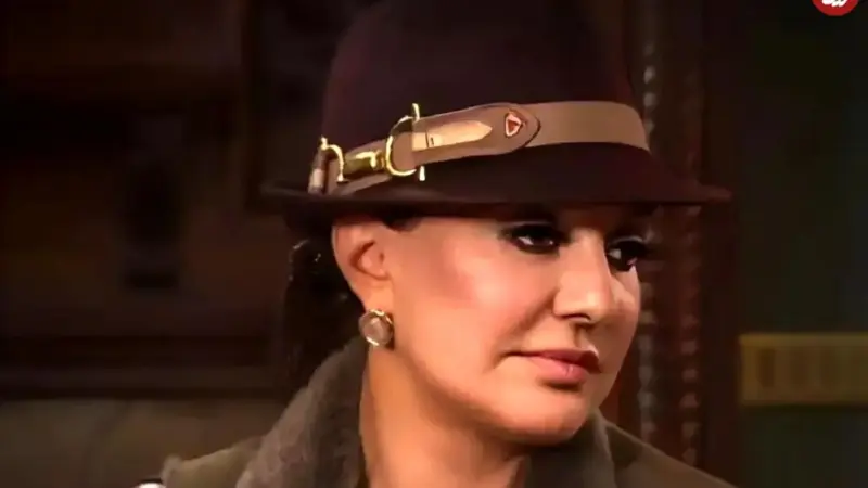 تصویری نادر از گوگوش در دهه ۴۰؛ دف زدن با لباس محلی که همه را حیرت‌زده کرد!