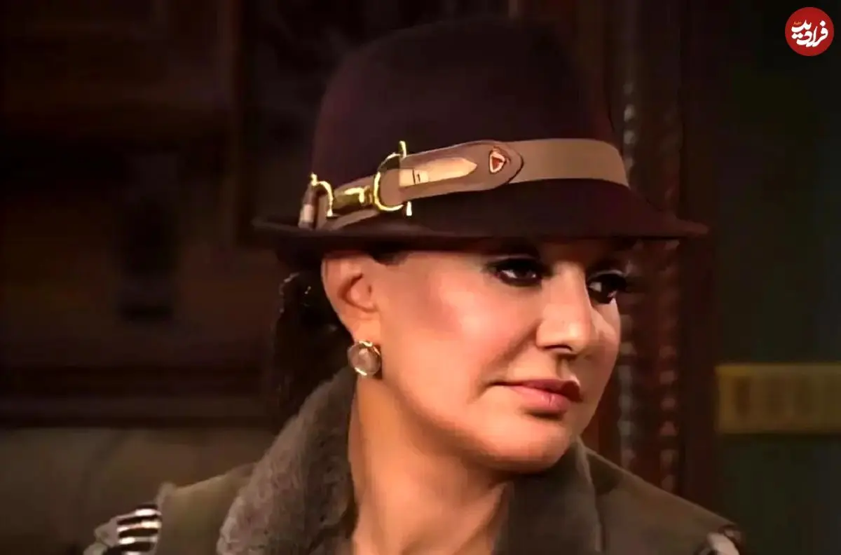 تصویری نادر از گوگوش در دهه ۴۰؛ دف زدن با لباس محلی که همه را حیرت‌زده کرد - وب‌گردی