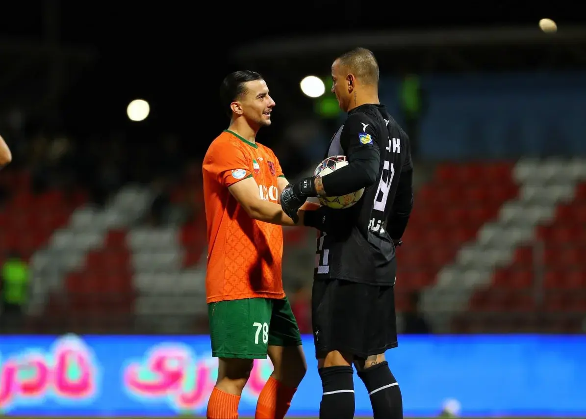 حامد لک با واکنشی شگفت‌انگیز، گل ناگهانی آلوز را در دم خنثی کرد!