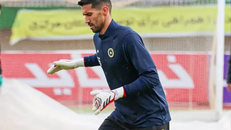 بازگشت درخشان سیدحسین حسینی؛ ۵ کلین‌شیت پیاپی در قلب سپاهان!