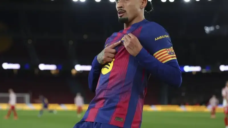 فیک، جعلی: رافینیا از کوره در رفت!