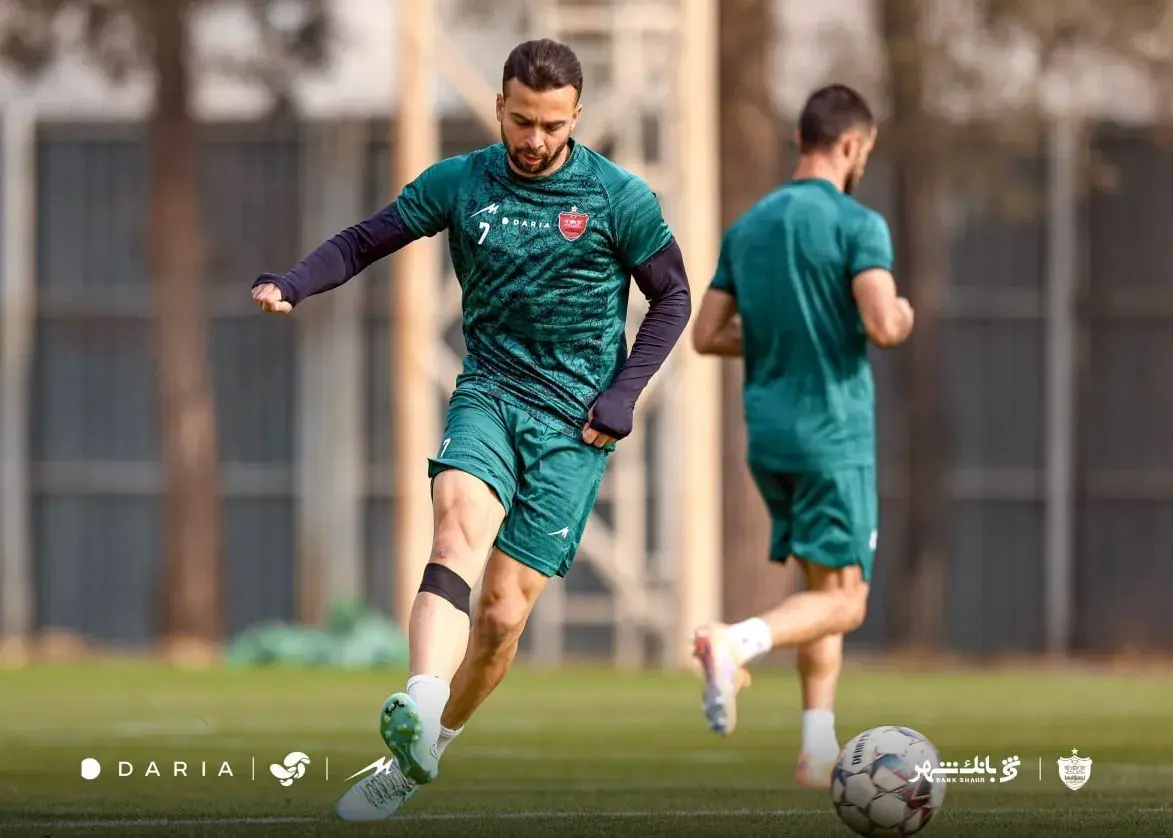 سروش رفیعی؛ شماره هفت پرسپولیس در اوج برای دربی جنجالی آماده می‌شود