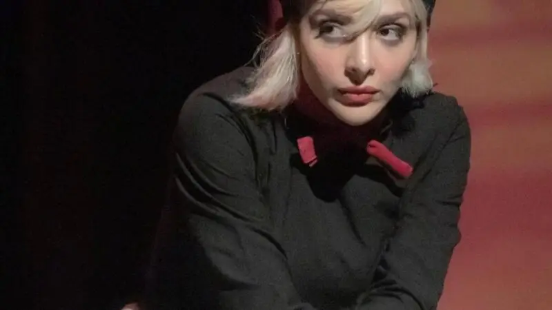 سفر زمان با عکس‌های نایاب؛ چهره متفاوت آزیتا لاچینی بازیگر محبوب در 85 سالگی قبل و بعد از انقلاب