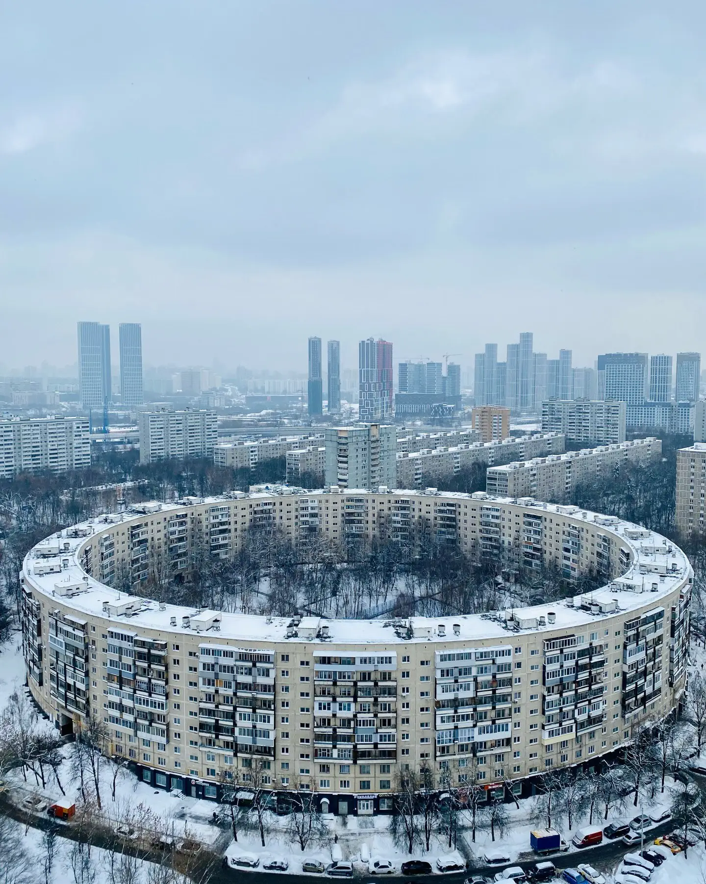 ببینید| سفر زمان؛ شوخی «رهبر انقلاب» با «مهدی فخیم زاده»؛ «شما طاغوتی هستید»