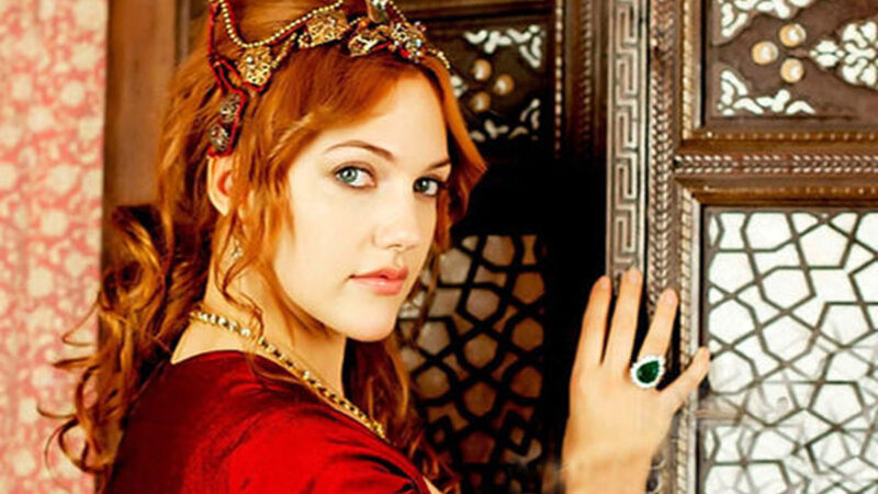 مریم اوزرلی در جشن کریسمس خانوادگی‌اش؛ لحظات گرم و مادرانه بازیگر خرم سلطان