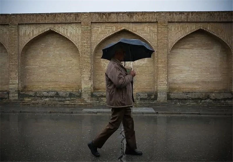 بارش بی‌سابقه 50 میلی‌متری در فریدونشهر؛ سامانه بارشی غرب و جنوب اصفهان را در تسخیر خود گرفت!