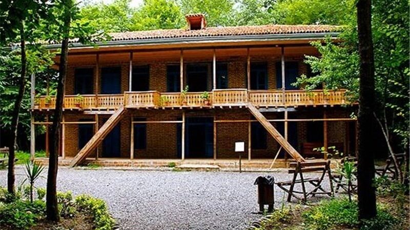 وزیر میراث با وعده‌های تازه، تکمیل دهکده گردشگری گلستان را سرعت داد!