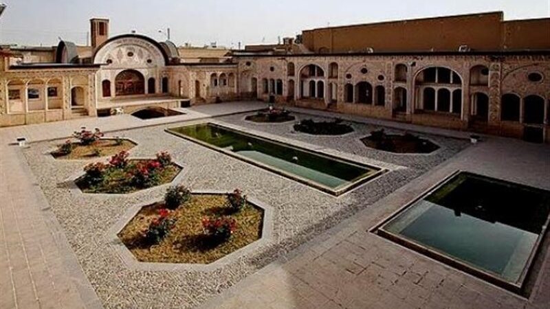 کاشان؛ از افتخار معماری ایمان‌محور تا بحران هویّت در سیمان و شیشه