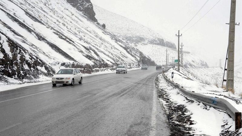 راه‌های استان سمنان پس از بارش سنگین برف همچنان باز و پایدار ماند!