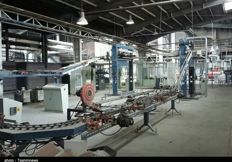 بازگشت شگفت‌انگیز سامان کاشی؛ کارخانه‌ای که پس از یک دهه خاموشی، دوباره جان گرفت!
