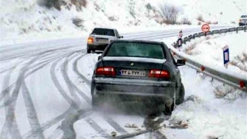 برف و باران شدید مازندران 43 راه روستایی را بست؛ تلاش برای بازگشایی ادامه دارد