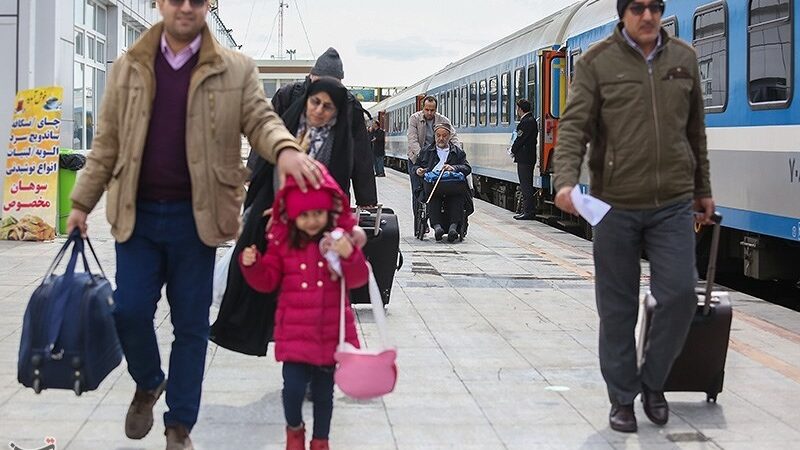 افزودن 10 رام قطار فوق‌العاده در محور تهران – قم به مناسبت میلاد امام علی(ع)