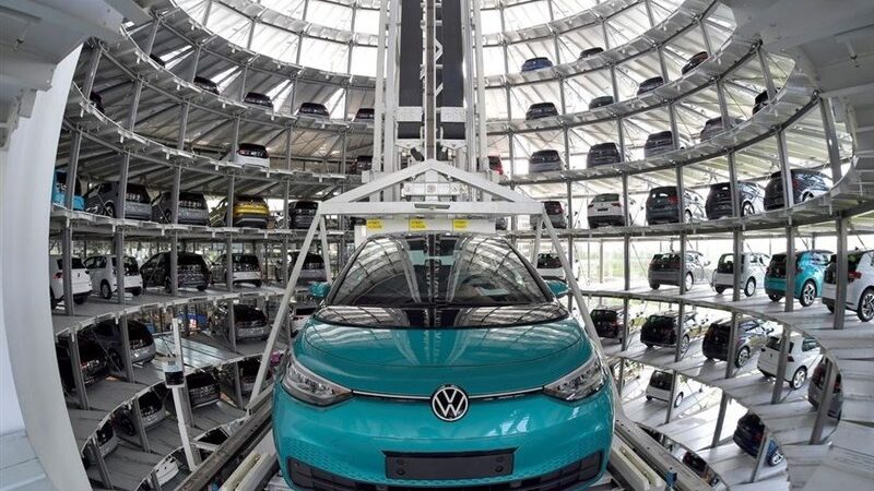 شوک فولکس‌واگن به صنعت خودرو؛ اولین تعطیلی کارخانه پس از ۸۸ سال تاریخ‌ساز شد!
