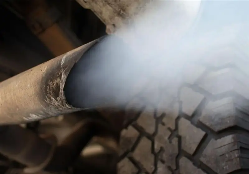 پلیس کاشان با خودروهای دودزا مقابله کرد؛ ۹۸ متخلف در دام قانون افتادند!