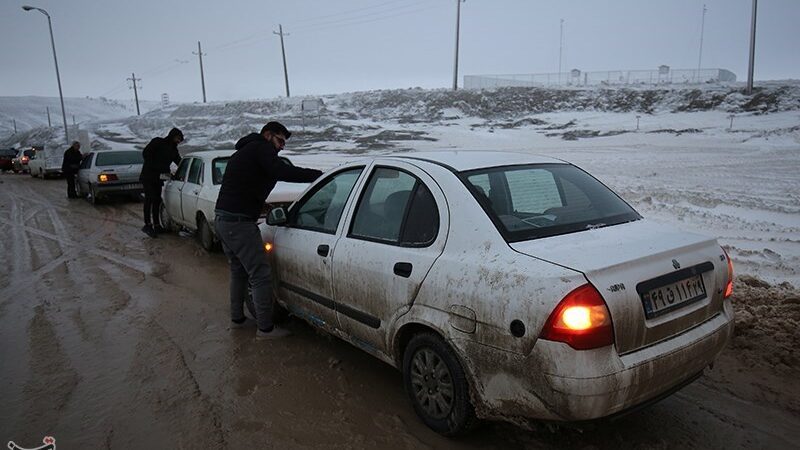 کولاک سنگین در محورهای همدان؛ 2 مسیر مسدود و یک مسیر محدود شد