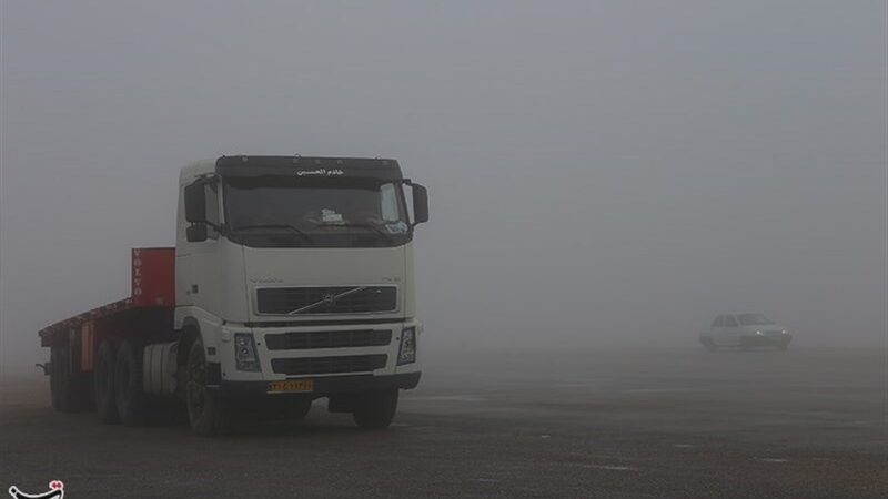 مه غلیظ و بارش برف و باران محورهای حساس فارس را در بر گرفت!