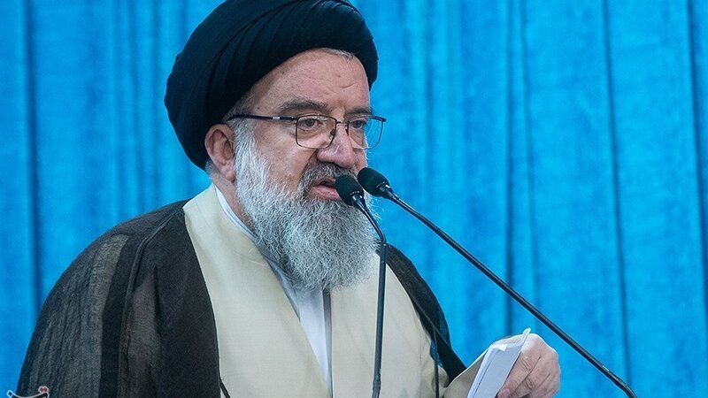 امام جمعه موقت تهران هشدار داد: مسئولان چرا باید بیش از پیش به مردم توجه کنند؟