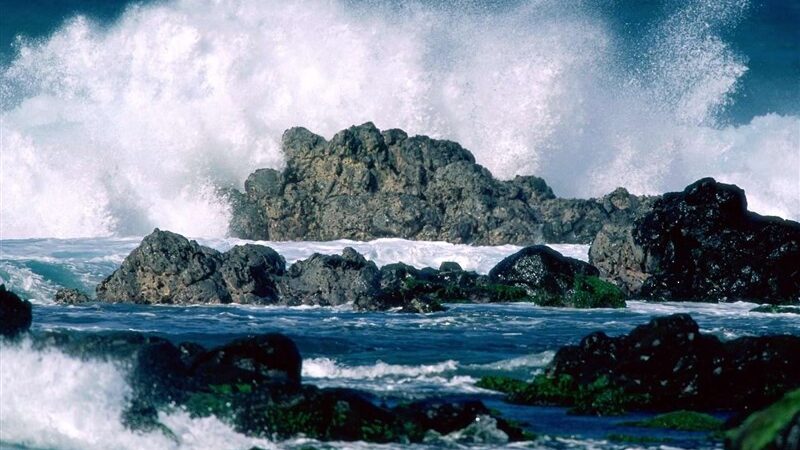 هشدار جدی هواشناسی: تردد شناورها در بندر چارک و کیش فردا کاملاً ممنوع شد!