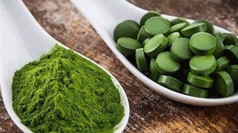 هشدار جدی درباره مصرف اسپیرولینا؛ عوارض پنهان برای مادران باردار که نمی‌دانستید!