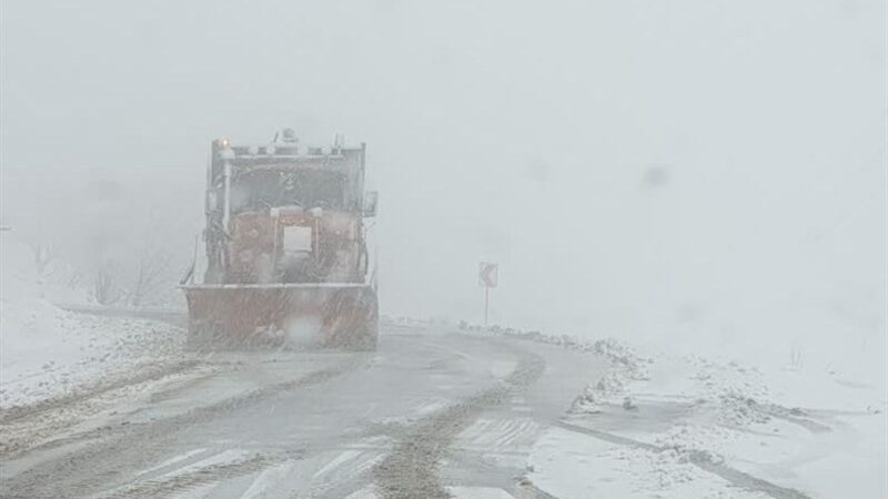 هشدار فوری راهداری: 72 اکیپ آماده باش در جاده‌ها برای مقابله با کولاک و برف سنگین!
