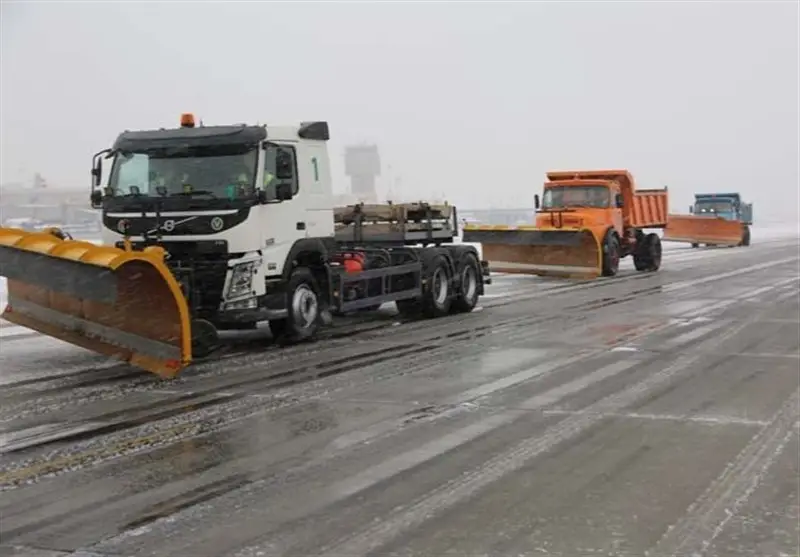 برف‌روبی بی‌وقفه ۴۰۰ کیلومتر جاده در محور خواف–تایباد؛ تلاش شبانه‌روزی راهداران برای ایمنی سفرها