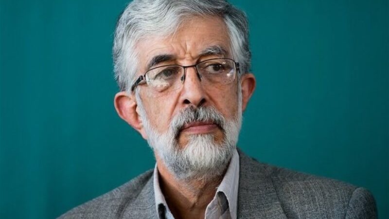 درگذشت استاد پیشکسوت کتابداری کامران فانی در ۸۱ سالگی؛ پژوهشگری که عاشق کتاب بود