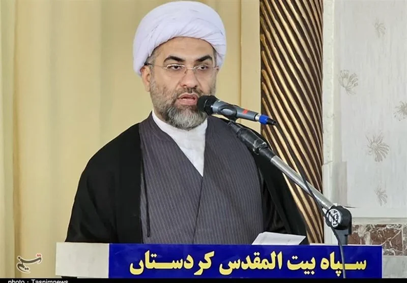 جوانان مسئولیت‌پذیر باشند/با اعتقاد راسخ مقابل استکبار ایستاده‌ایم - وب‌گردی