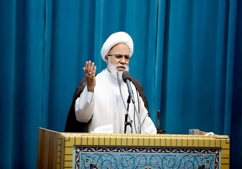 چرا در جنگ رسانه‌ای امروز باید آرایش تهاجمی بگیریم؟ نکات مهم از خطبه‌های نماز جمعه کرمانشاه - وب‌گردی