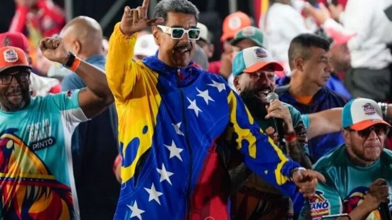 مادورو به کلمبیا: زمان اتحاد کامل برای صلح و ثبات فرا رسیده است!