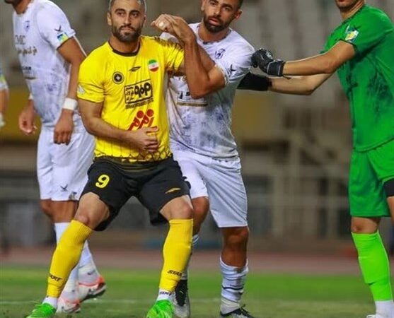 نبرد نفس‌گیر سپاهان و چادرملو برای صدرنشینی لیگ برتر فوتبال