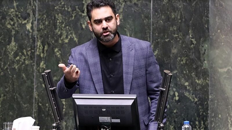 ثابتی: افزایش نرخ ارز تا 126 هزار تومان نیازمند پاسخ‌گویی وزیر اقتصاد است