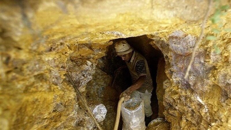 حادثه دلخراش در معدن طلای اندریان؛ جان یک حفار غیرمجاز در تونل ریزش کرده از دست رفت