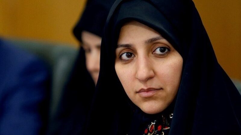 بهروز آذر: تعداد نمایندگان زن در مجلس مطلوب نیست