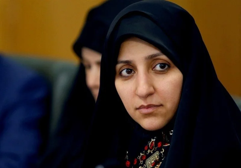 بهروز آذر: تعداد نمایندگان زن در مجلس مطلوب نیست