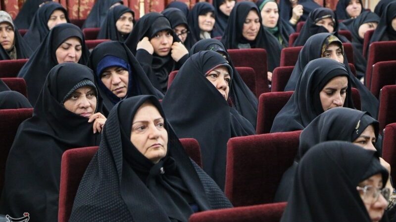 بانوان سیستان و بلوچستان طلایه‌داران وحدت/ روایت دختر شهید سلامی از مظلومیت زن بلوچ + فیلم