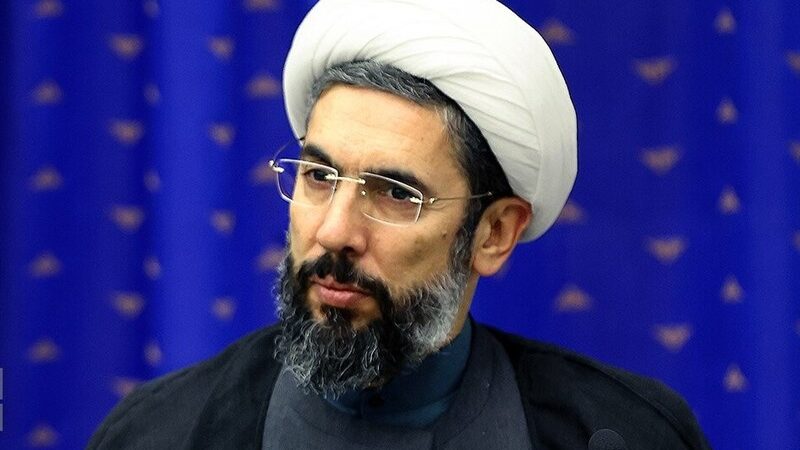 پیام تسلیت رستمی در پی درگذشت آیت‌الله شفیعی