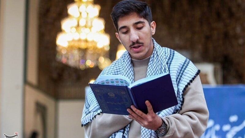 جوانان شیرازی در اعتکاف؛ 78 درصد معتکفان را نوجوانان پرشور تشکیل می‌دهند