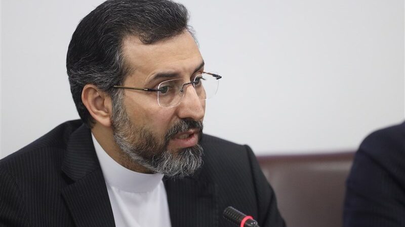 انتقاد تند عضو شورا از تعلل در پرداخت مطالبات پیمانکاران شهرداری مشهد؛ چرا حقوق‌ها عقب می‌ماند؟