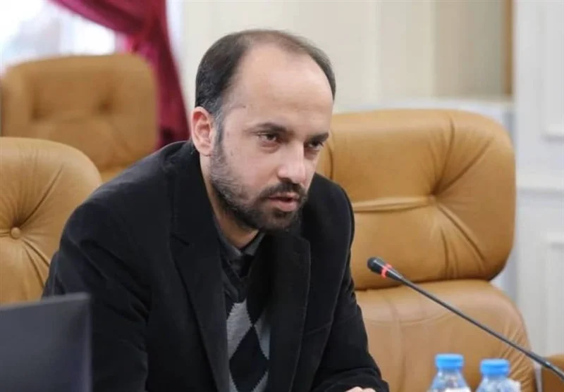 چرا زمان عرضه بنزین سوپر وارداتی هنوز در هاله‌ای از ابهام است؟ کاهش چشمگیر استفاده از کارت آزاد در جایگاه‌ها!