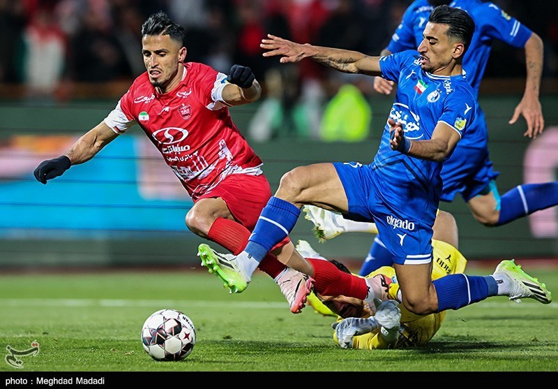 رافـت: نیمکت استقلال ضعیف‌تر از پرسپولیس است؛ آیا علیپور تنها نخواهد ماند؟