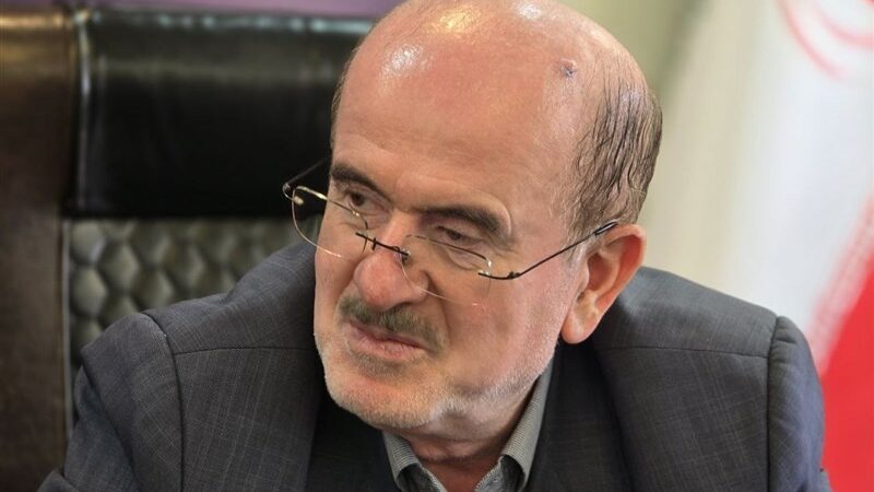 لاهوتی: مجلس به شکل نگران‌کننده‌ای از تصمیمات اقتصادی کنار گذاشته شد!