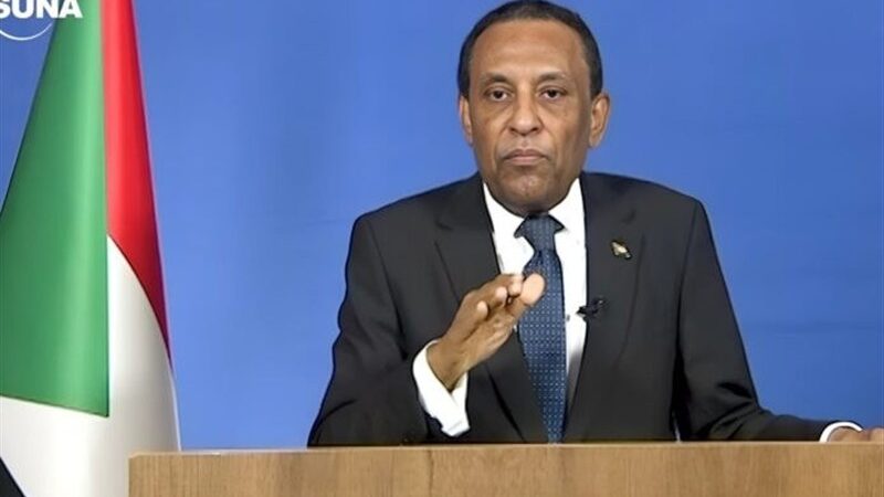 نخست وزیر سودان در نیویورک برای مهار بحران خونین وارد عمل شد